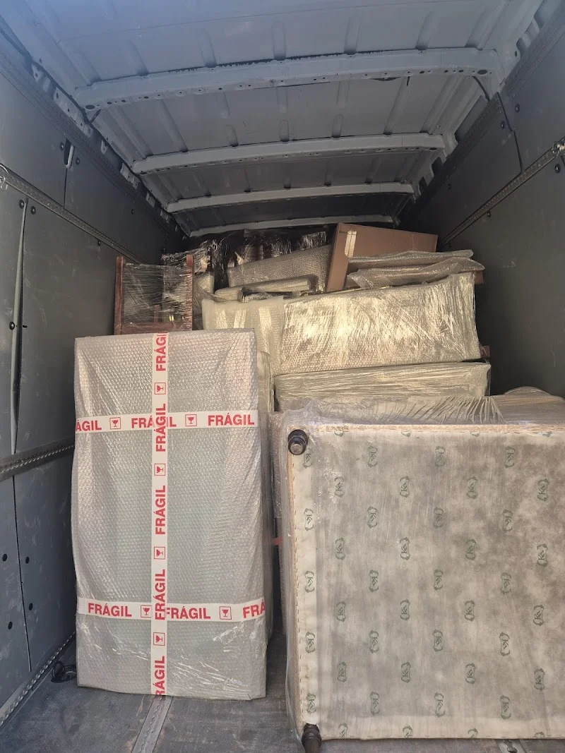 MUDANZAS MUNDO ISABEL S.L en C. de Pablo Picasso, 1, Piso 2C, 28821 Coslada, Madrid, España - Imagen 5