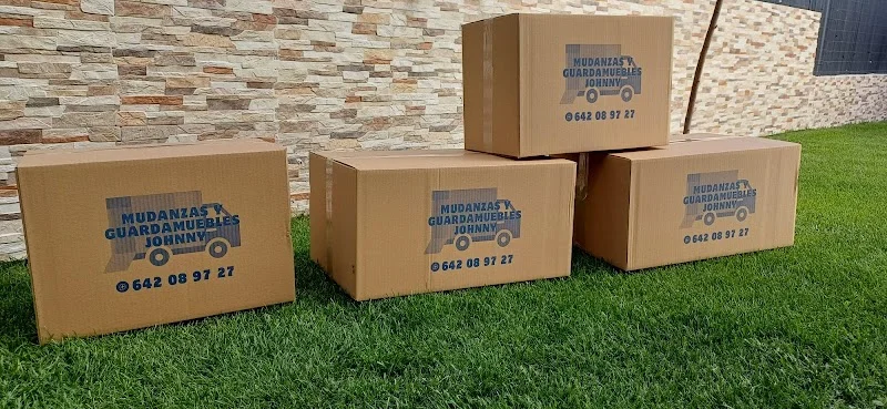 Mudanzas y Guardamuebles Johnny Vicálvaro en C. de la Barca, 40, Vicálvaro, 28052 Madrid, España - Imagen 1