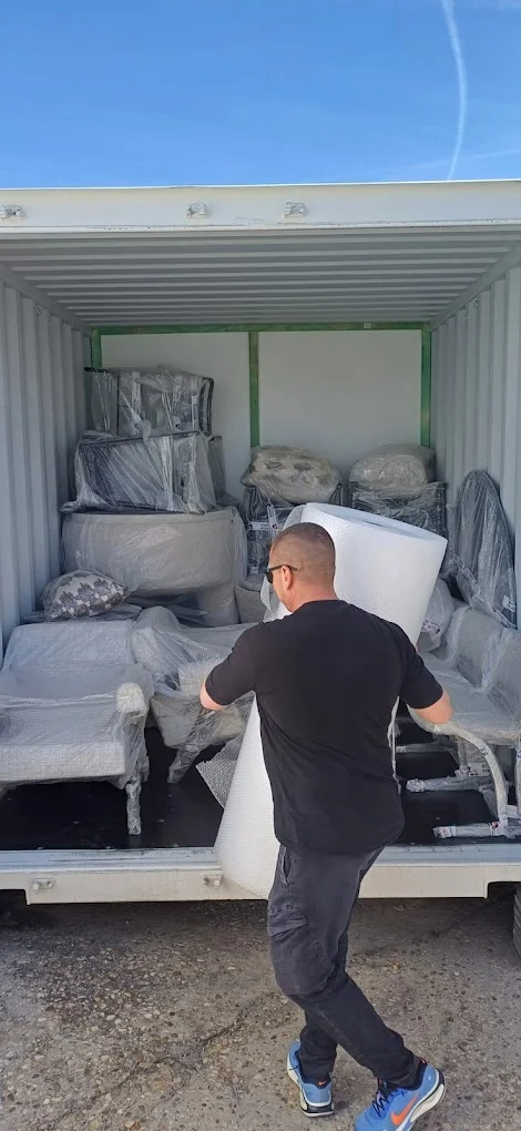 Mudanzas y Guardamuebles Johnny Vicálvaro en C. de la Barca, 40, Vicálvaro, 28052 Madrid, España - Imagen 4