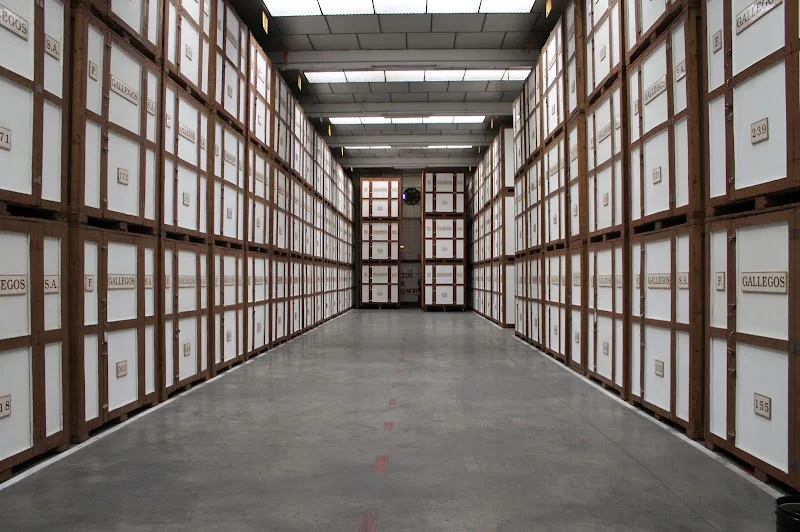 Trastero Guardamuebles F. Gallegos en C. de Senda Galiana C, 10, 28821 Coslada, Madrid, España - MejorTrastero