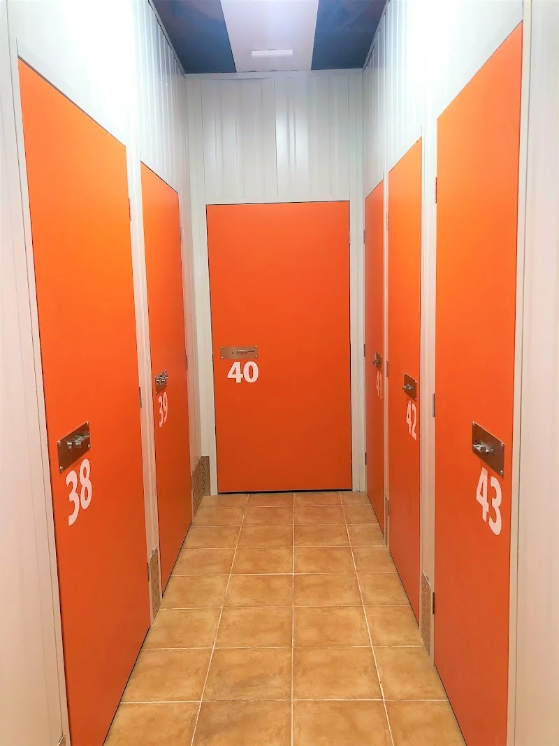 Trasteros Naranja Valdemoro en C. Neptuno, 63, 28341 Valdemoro, Madrid, España - Imagen 1