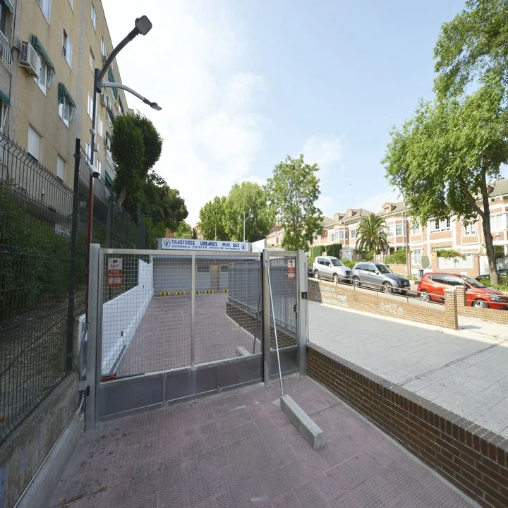 MAX BOX TRASTEROS URBANOS VALDEMORO en C. Libertad, 53, 28341 Valdemoro, Madrid, España - Imagen 3