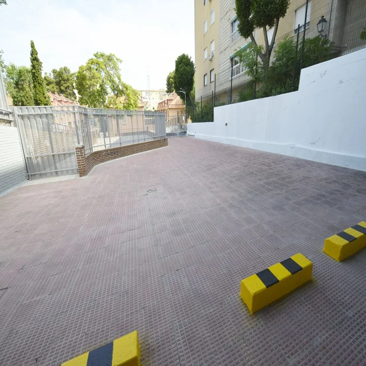 MAX BOX TRASTEROS URBANOS VALDEMORO en C. Libertad, 53, 28341 Valdemoro, Madrid, España - Imagen 5