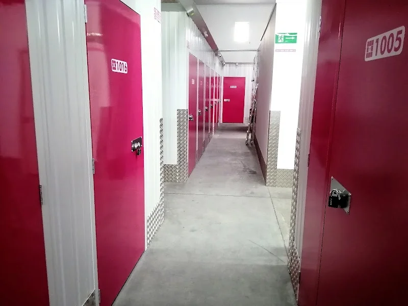 RedTras - Milyunbox Valdemoro en Av. de Andalucía, 154, 28341 Valdemoro, Madrid, España - Imagen 1