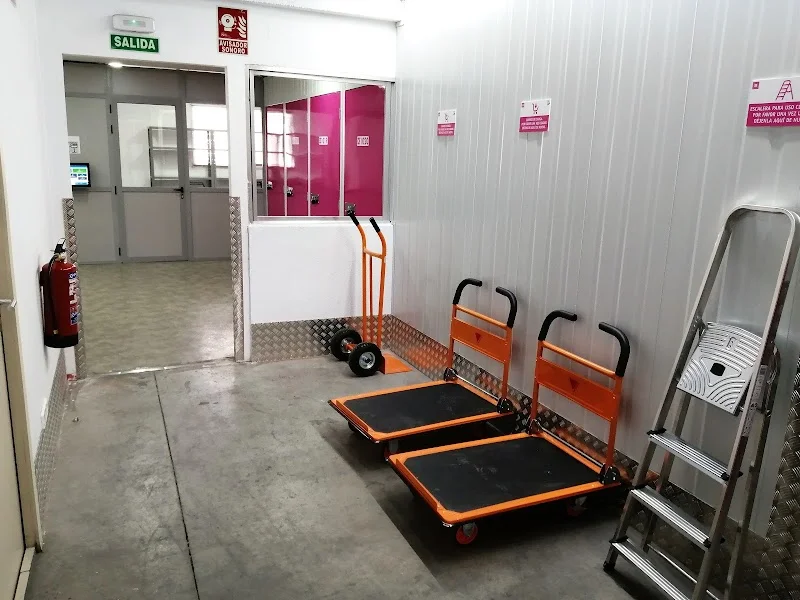 RedTras - Milyunbox Valdemoro en Av. de Andalucía, 154, 28341 Valdemoro, Madrid, España - Imagen 4