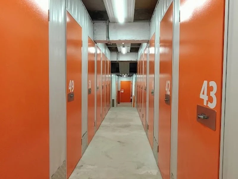 Trasteros Naranja Vallecas I Portazgo en C. Puerto de Cardoso, 4, Puente de Vallecas, 28018 Madrid, España - Imagen 1