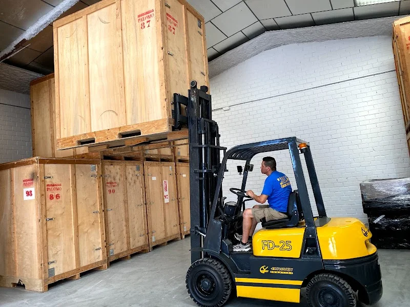 Mudanzas y Guardamuebles Hnos. Peredo SLU. en Av. de las Canteras, 31, Nave 4, 28341 Valdemoro, Madrid, España - Imagen 3