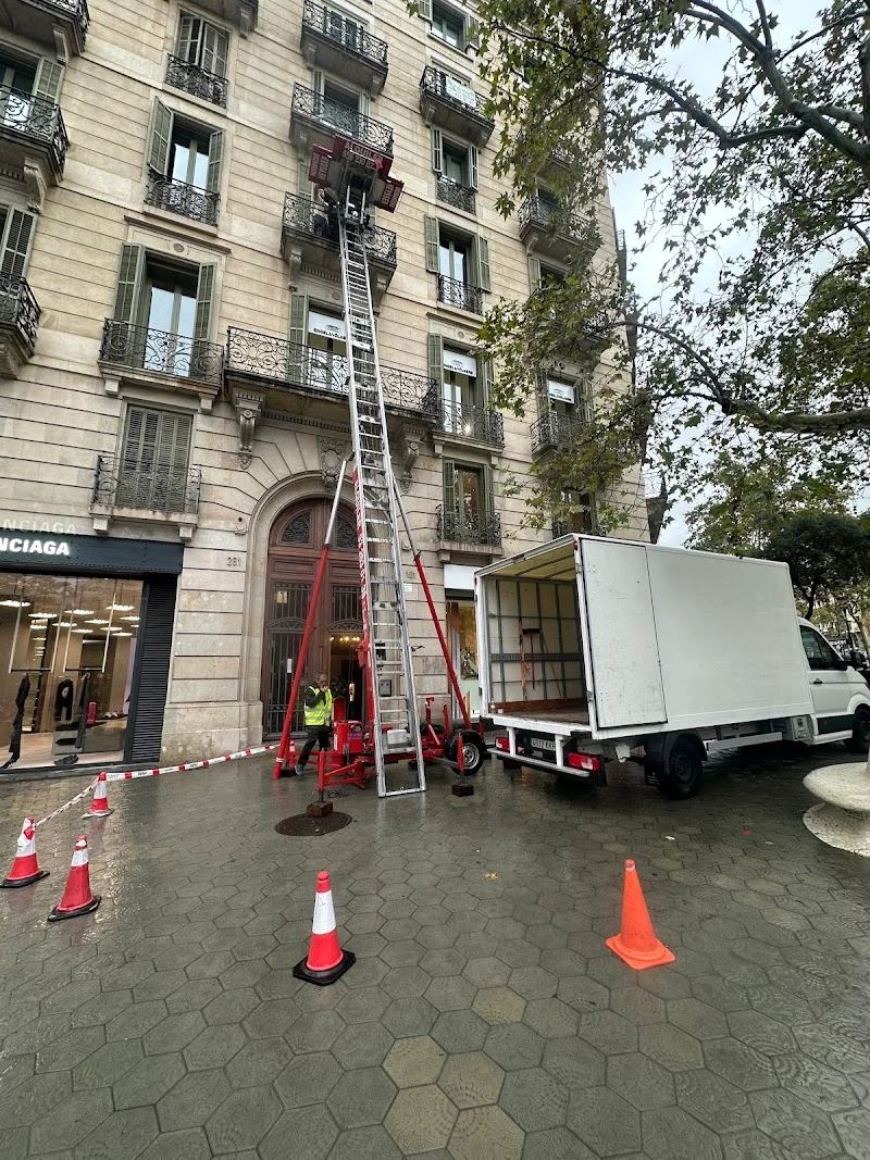 Mudanzas y Guardamuebles Hnos. Peredo SLU. en Av. de las Canteras, 31, Nave 4, 28341 Valdemoro, Madrid, España - Imagen 4