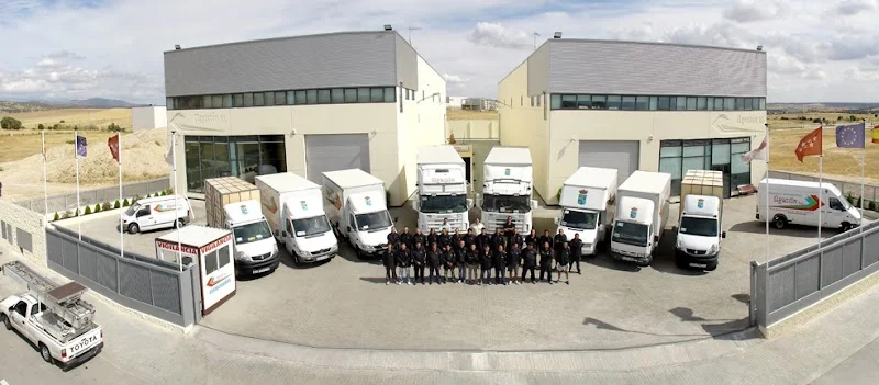 Mudanzas Agustín en Av. de los Reyes Católicos, 2, 2ºL, 28220 Majadahonda, Madrid, España - Imagen 1