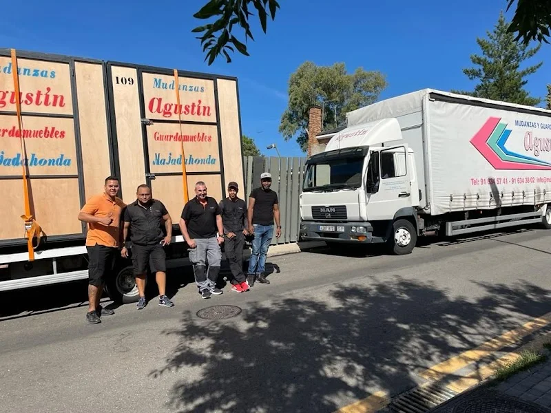 Mudanzas Agustín en Av. de los Reyes Católicos, 2, 2ºL, 28220 Majadahonda, Madrid, España - Imagen 2