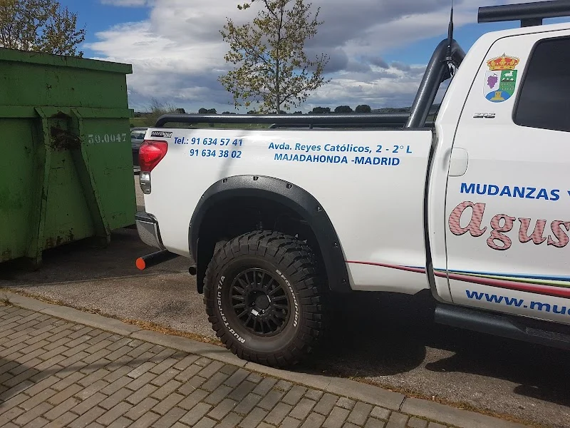 Mudanzas Agustín en Av. de los Reyes Católicos, 2, 2ºL, 28220 Majadahonda, Madrid, España - Imagen 3