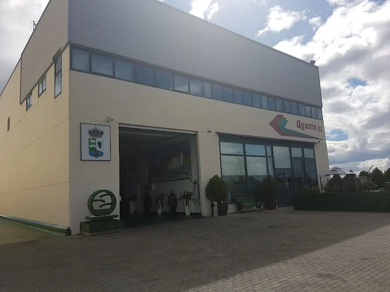 Mudanzas Agustín en Av. de los Reyes Católicos, 2, 2ºL, 28220 Majadahonda, Madrid, España - Imagen 4