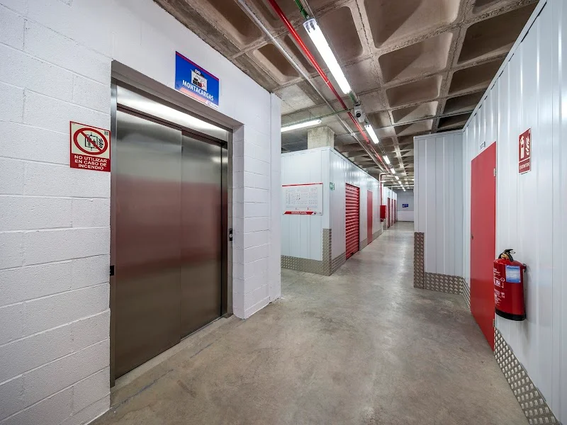 GLOBALBOX - Trasteros VALLECAS en Av. de la Democracia, 19, Puente de Vallecas, 28031 Madrid, España - Imagen 3