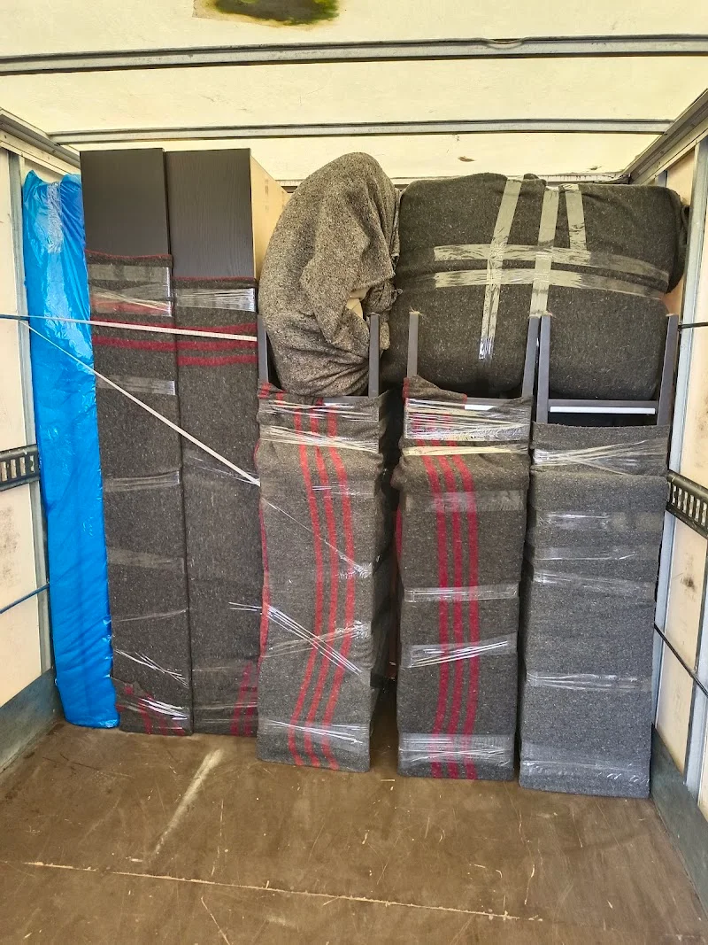 Mudanzas Marcelo 24H en Av. de los Canteros, 1, 28412 Cerceda, Madrid, España - Imagen 3