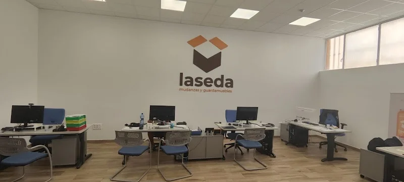 Mudanzas en Madrid y Guardamuebles La Seda en Pl. de José Moreno Villa, 2, 1º C, Moncloa - Aravaca, 28008 Madrid, España - Imagen 5