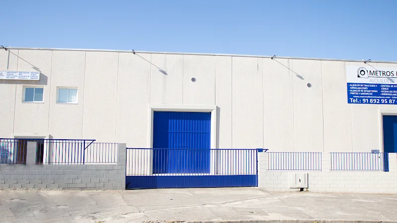Metros de Más | Trasteros en Aranjuez en Pol. Ind. Gonzalo Chacón C/ Antonio Guardiola Sáez 4, 28300, Madrid, España - Imagen 1