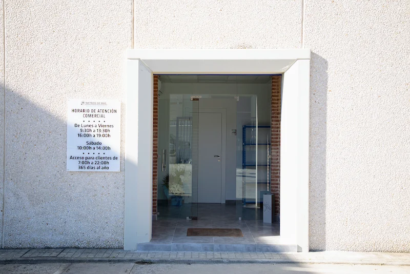 Metros de Más | Trasteros en Aranjuez en Pol. Ind. Gonzalo Chacón C/ Antonio Guardiola Sáez 4, 28300, Madrid, España - Imagen 5