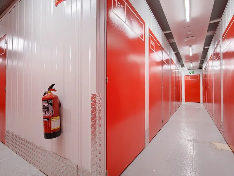 CABE Trasteros - Santa Eugenia en C. Virgen de las Viñas, 14, Vallecas, 28031 Madrid, España - Imagen 1