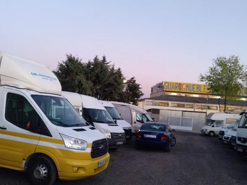 S'Pacios Trasteros Low Cost en Ctra. Alcorcon a Leganes, Km.3, (M-406 Junto A Piscina Solagua), 28913 Leganés, Madrid, España - Imagen 2