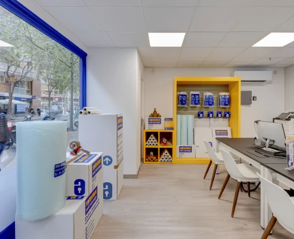 OhMyBox! Trasteros de alquiler: Manso, Barcelona en Carrer de Manso, 9, Eixample, 08015 Barcelona, España - Imagen 3