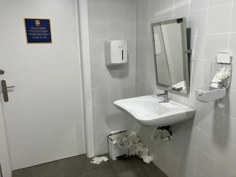 OhMyBox! Trasteros de alquiler: Manso, Barcelona en Carrer de Manso, 9, Eixample, 08015 Barcelona, España - Imagen 4