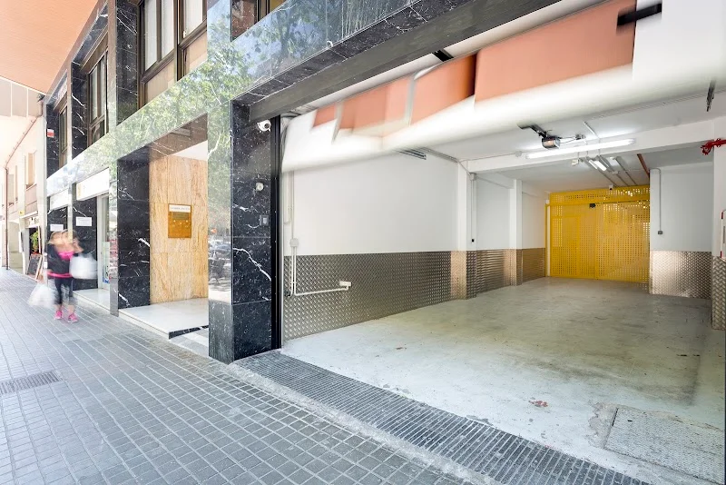 OhMyBox! Trasteros de alquiler: Calle Calàbria - Eixample, Barcelona en Carrer de Calàbria, 273, Eixample, 08029 Barcelona, España - Imagen 4