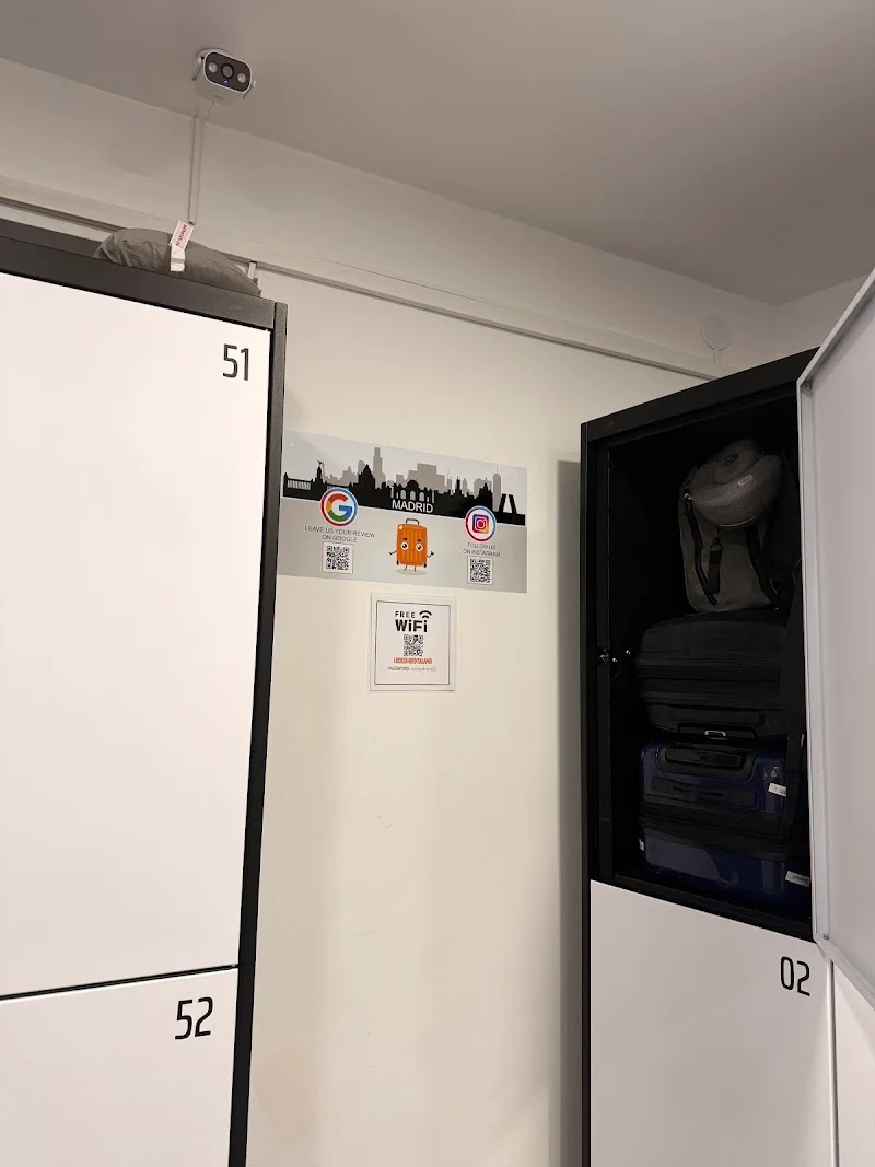 Locker4Rent en Carrer del Comte d'Urgell, 45, Eixample, 08011 Barcelona, España - Imagen 5