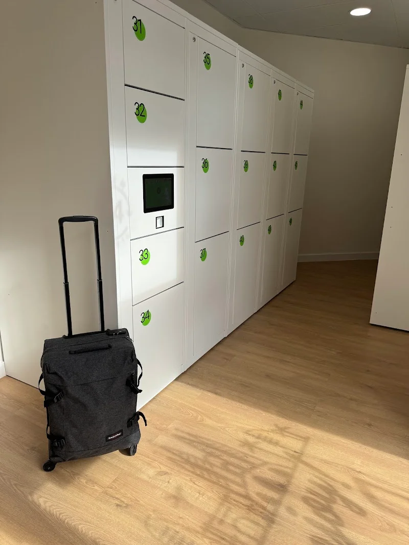 LOCK & enjoy! - Consignas en Sagrada Familia en Carrer d'Aragó, 477, Eixample, 08013 Barcelona, España - Imagen 2