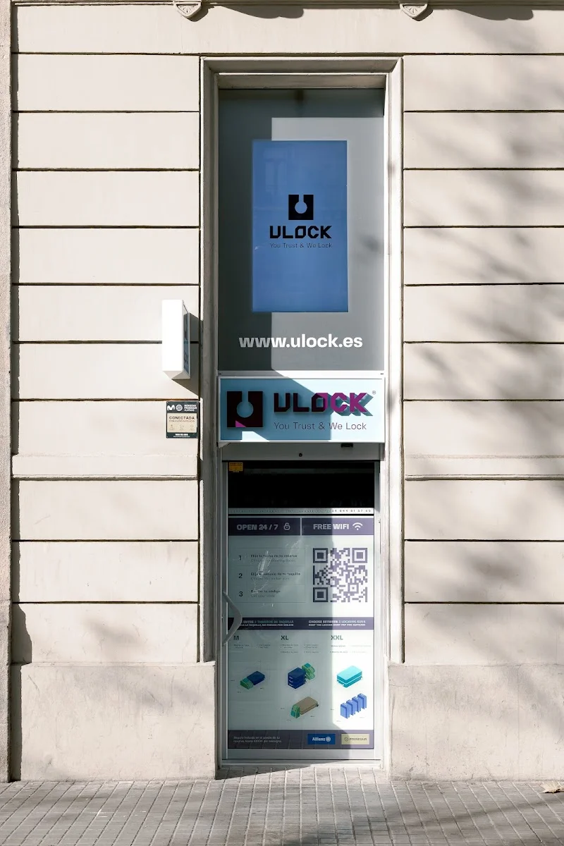 ULOCK | Guardado de maletas | 24h Smart Lockers | Consignas en Barcelona en Gran Via de les Corts Catalanes, 577, Eixample, 08011 Barcelona, España - Imagen 3