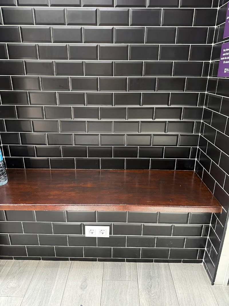 ULOCK | Guardado de maletas | 24h Smart Lockers | Consignas en Barcelona en Gran Via de les Corts Catalanes, 577, Eixample, 08011 Barcelona, España - Imagen 5