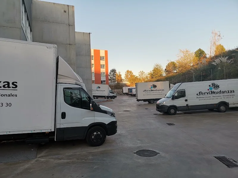 Mudanzas Barcelona Servimudanzas en Carrer del Rosselló, 144, Eixample, 08036 Barcelona, España - Imagen 1