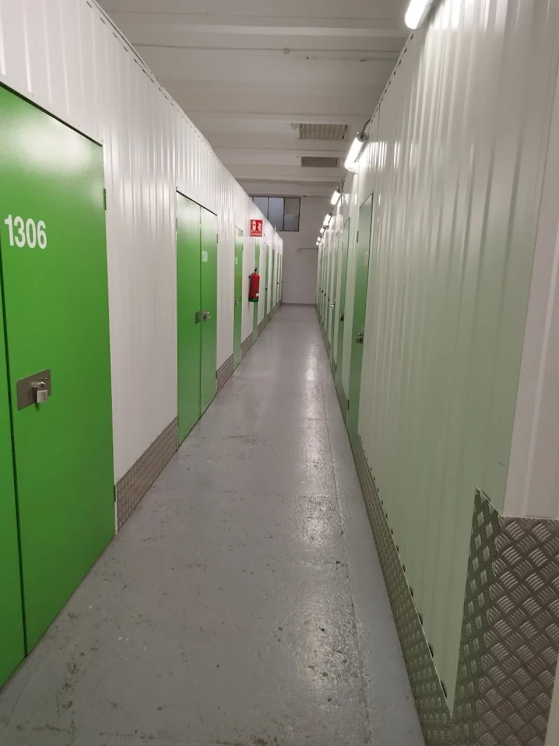 Mister Traster Barcelona Plaça Espanya - Guardamobles i Trasters de Lloguer en Carrer de Béjar, 23, Sants-Montjuïc, 08014 Barcelona, España - Imagen 3