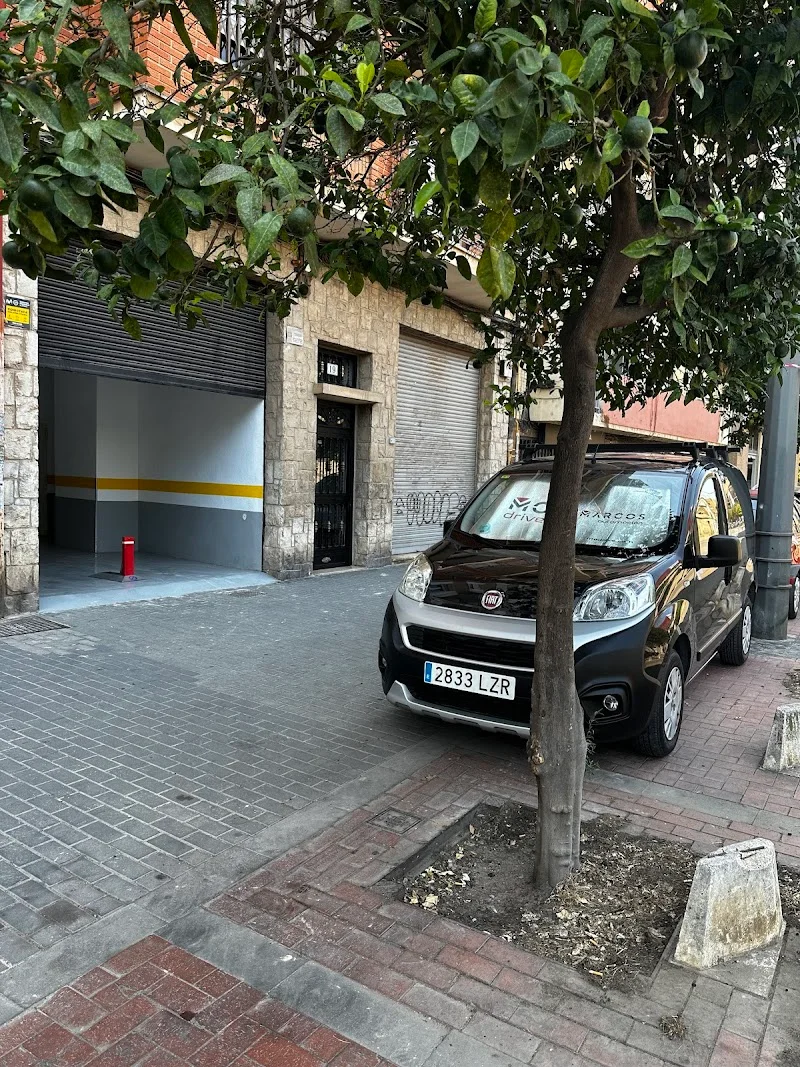 Hublocker - Alquiler de trasteros en Valencia en Carrer de la Florista, 19, Benicalap, 46015 València, Valencia, España - Imagen 1