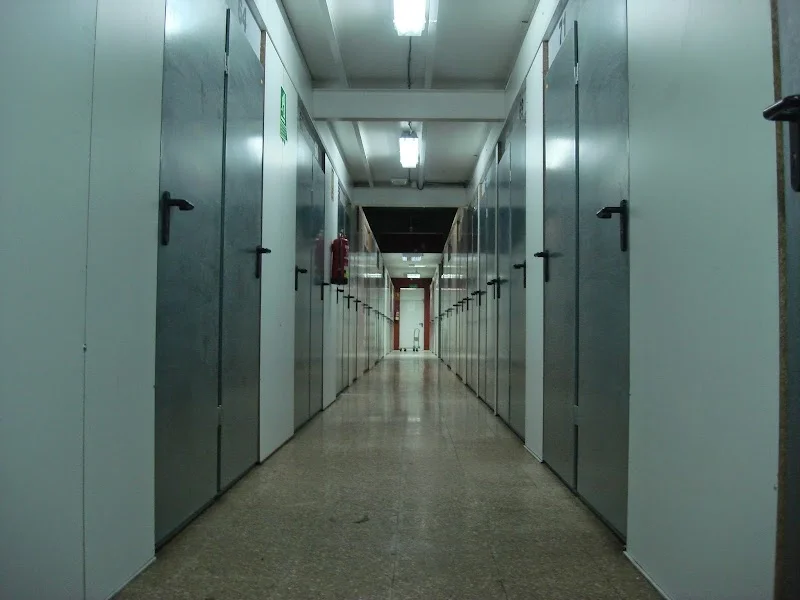 Trasteros Valencia Centro en Carrer de l'Alcalde Albors, 13, L'Olivereta, 46018 València, Valencia, España - Imagen 3