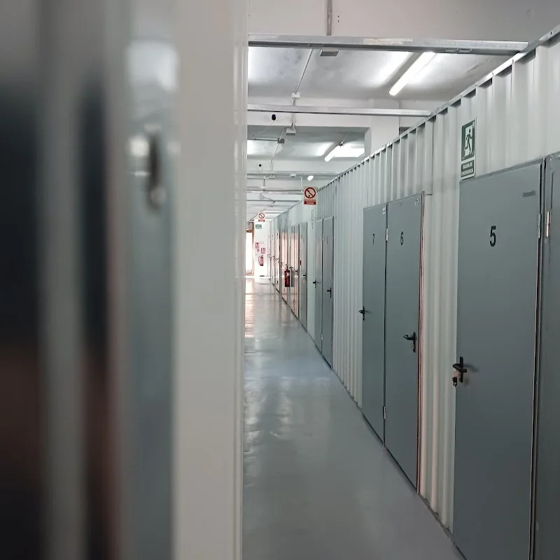 Trasteros UrbanBox en C/ del Dos de Maig, 14, 46920 Mislata, Valencia, España - Imagen 1