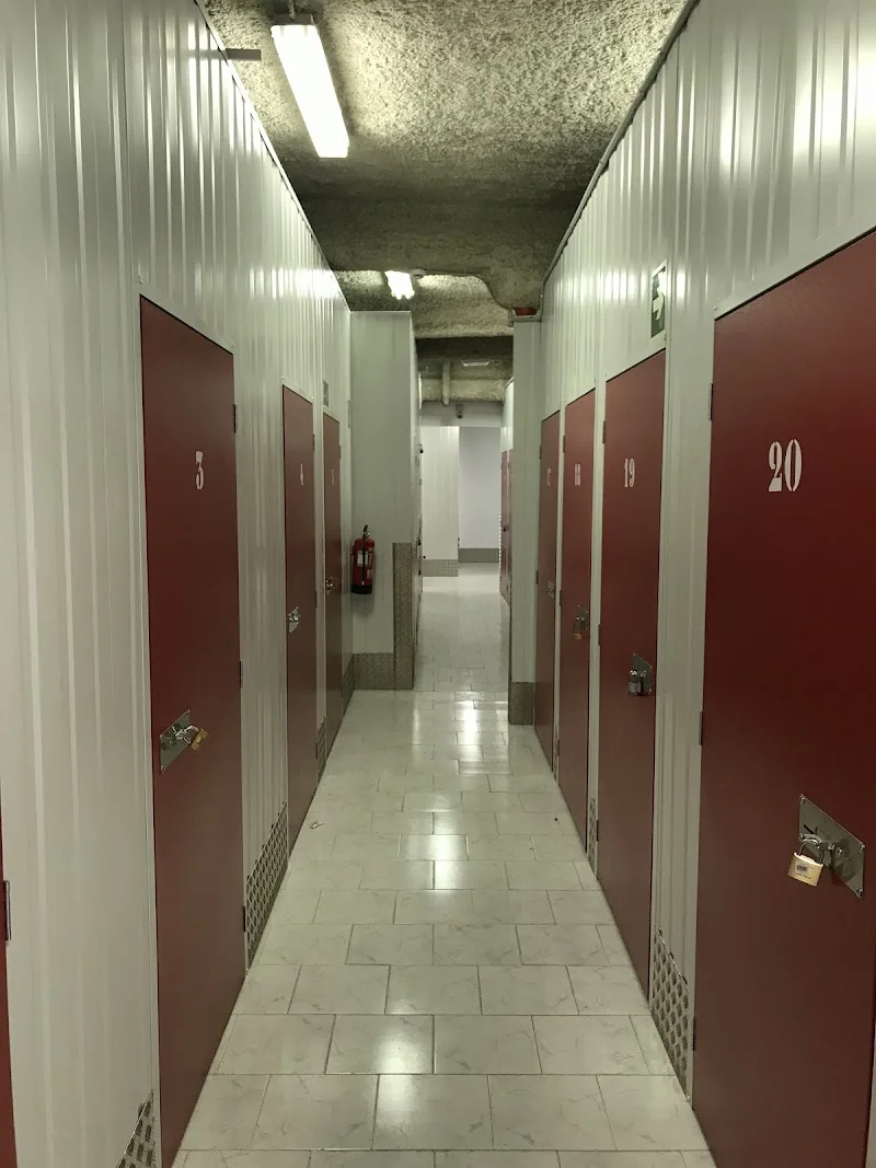 Trasteros Almirante Cebrian Mezquita en C. de Cebrian Mezquita, 10, Jesús, 46007 València, Valencia, España - Imagen 2