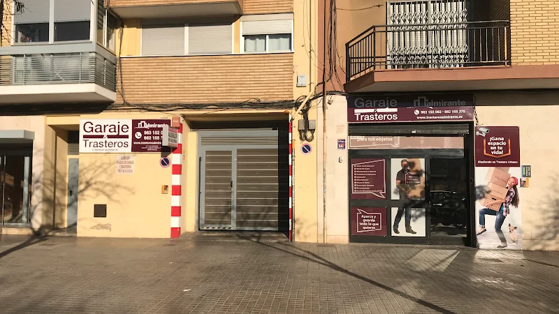 Trasteros Urbanos y Garajes Almirante MONESTIR DE POBLET 30 en Carrer del Monestir de Poblet, 30, Benicalap, 46035 València, Valencia, España - Imagen 1