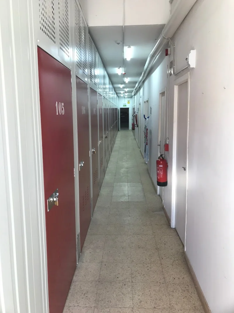 Trasteros Urbanos y Garajes Almirante MONESTIR DE POBLET 30 en Carrer del Monestir de Poblet, 30, Benicalap, 46035 València, Valencia, España - Imagen 3