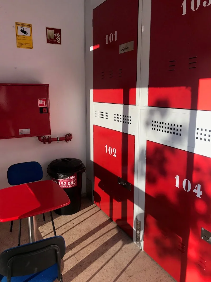 Trasteros Urbanos y Garajes Almirante MONESTIR DE POBLET 30 en Carrer del Monestir de Poblet, 30, Benicalap, 46035 València, Valencia, España - Imagen 5