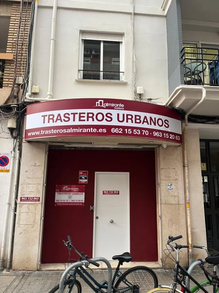 Trasteros Almirante Luis Oliag 59 en Carrer de Lluís Oliag, 59, Quatre Carreres, 46006 València, Valencia, España - Imagen 1