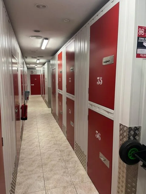 Trasteros Almirante Luis Oliag 59 en Carrer de Lluís Oliag, 59, Quatre Carreres, 46006 València, Valencia, España - Imagen 2