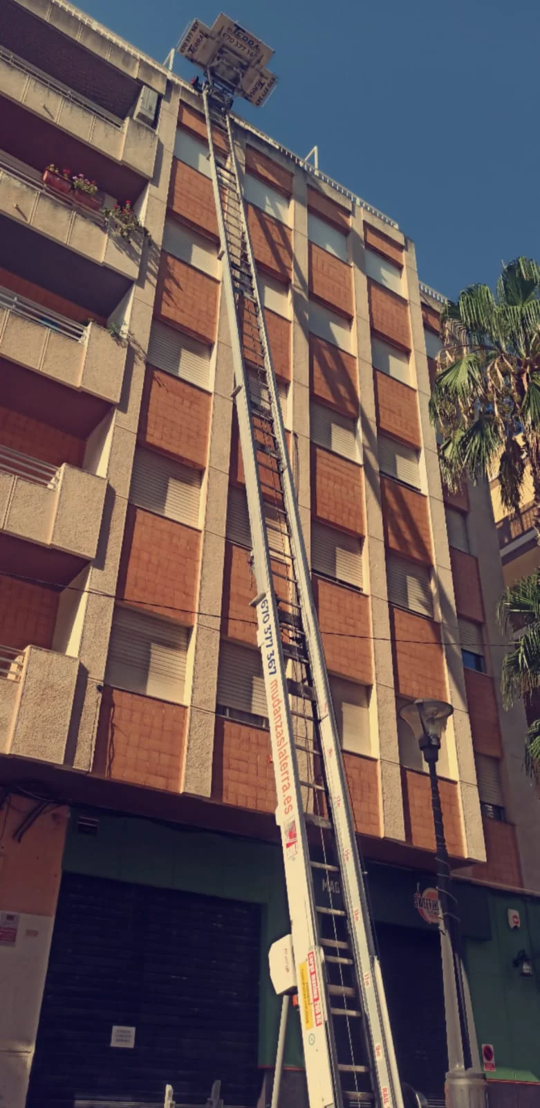 Silver Box Valencia Trasteros y Guardamuebles en Polígono Industrial La Pasqüaleta, Carrer Jaume I, 94, 46200 Paiporta, Valencia, España - Imagen 5