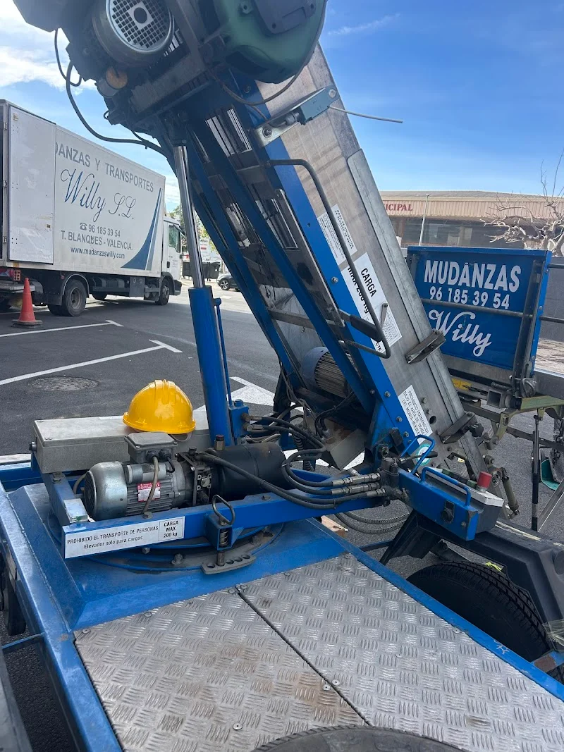 Mudanzas y Transportes Willy S.L en Carrer 9 d'Octubre, 25, Rey don Jaime, 3, 46016 Tavernes Blanques, Valencia, España - Imagen 5
