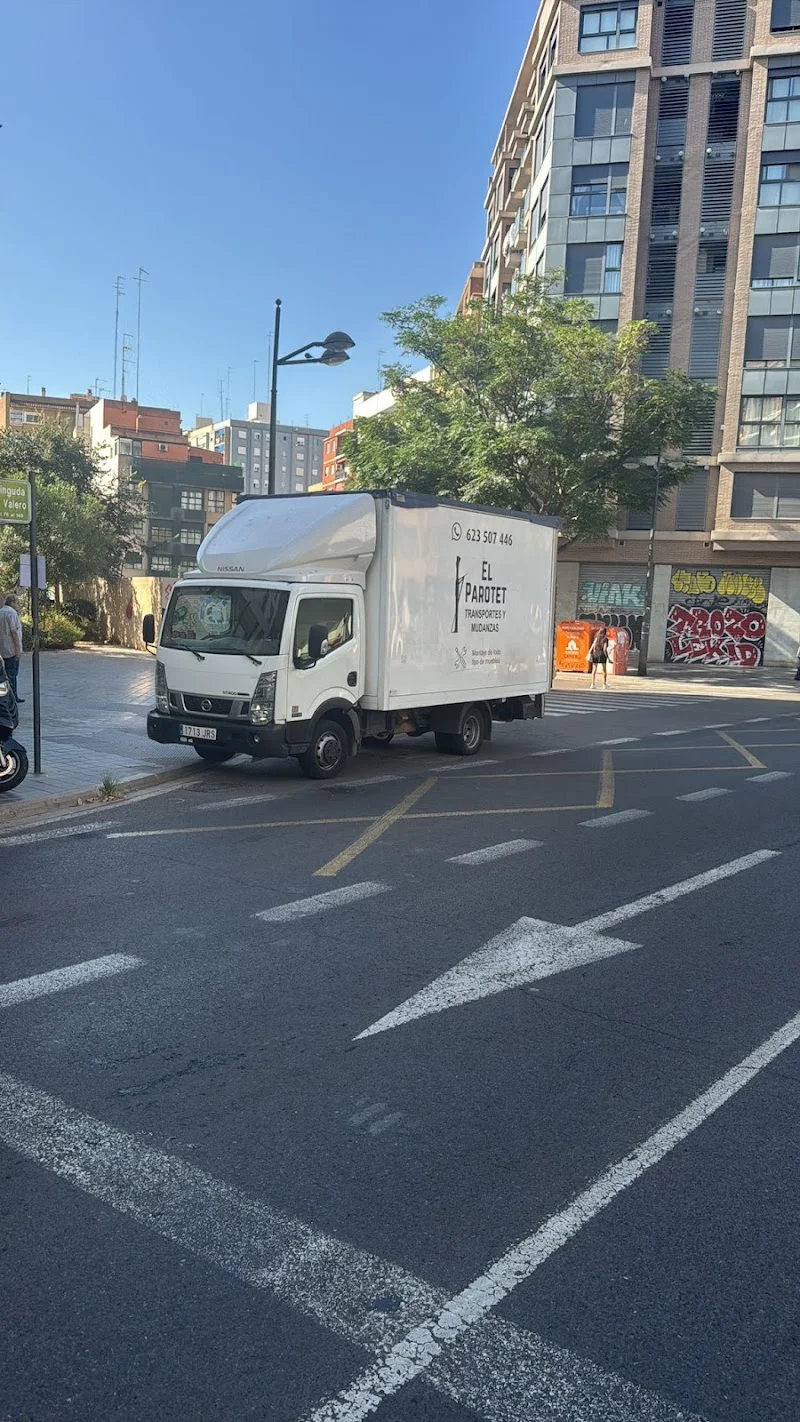 Trastero El Parotet en C. dels Plàtans, 14, Benicalap, 46025 València, Valencia, España - MejorTrastero