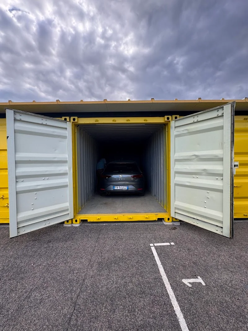 Fiero Storage • Almacenes y alquiler de trasteros Valencia en Calle Acequia del primer Braç, 28, 46470 valencia, Valencia, España - Imagen 3