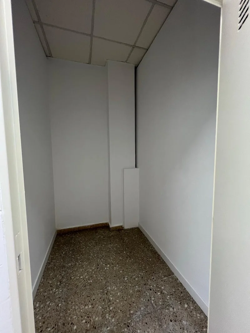 Trasteros Almirante - Democracia en C/ de la Democràcia, 22, L'Olivereta, 46018 València, Valencia, España - Imagen 3