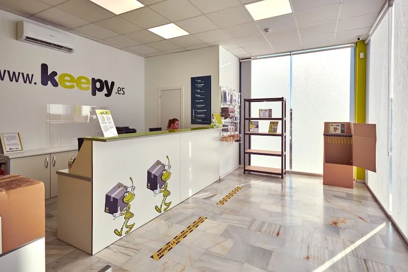 Alquiler de trasteros Sevilla - Keepy en Av. de Montes Sierra, 24, 41007 Sevilla, España - Imagen 3