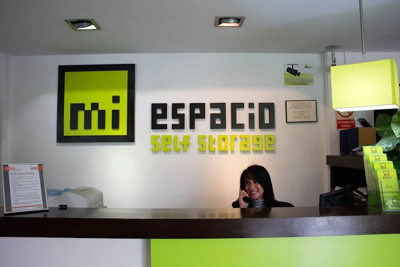 Mi Espacio Self Storage | Trasteros Baratos Sevilla en Pol. Ind. Store, C. Gramil, 4, Norte, 41008 Sevilla, España - Imagen 4