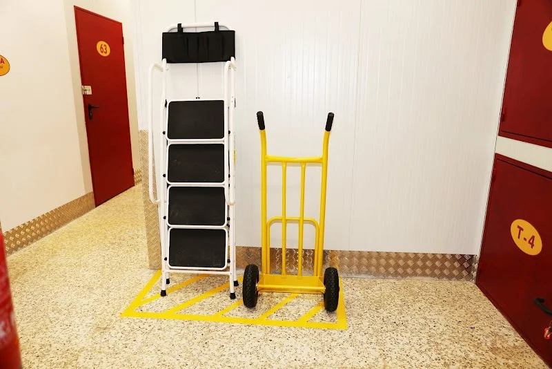 Atuveratrasteros.com - Alquiler de Trasteros en Sevilla en C. Salado, 26, 41010 Sevilla, España - Imagen 3