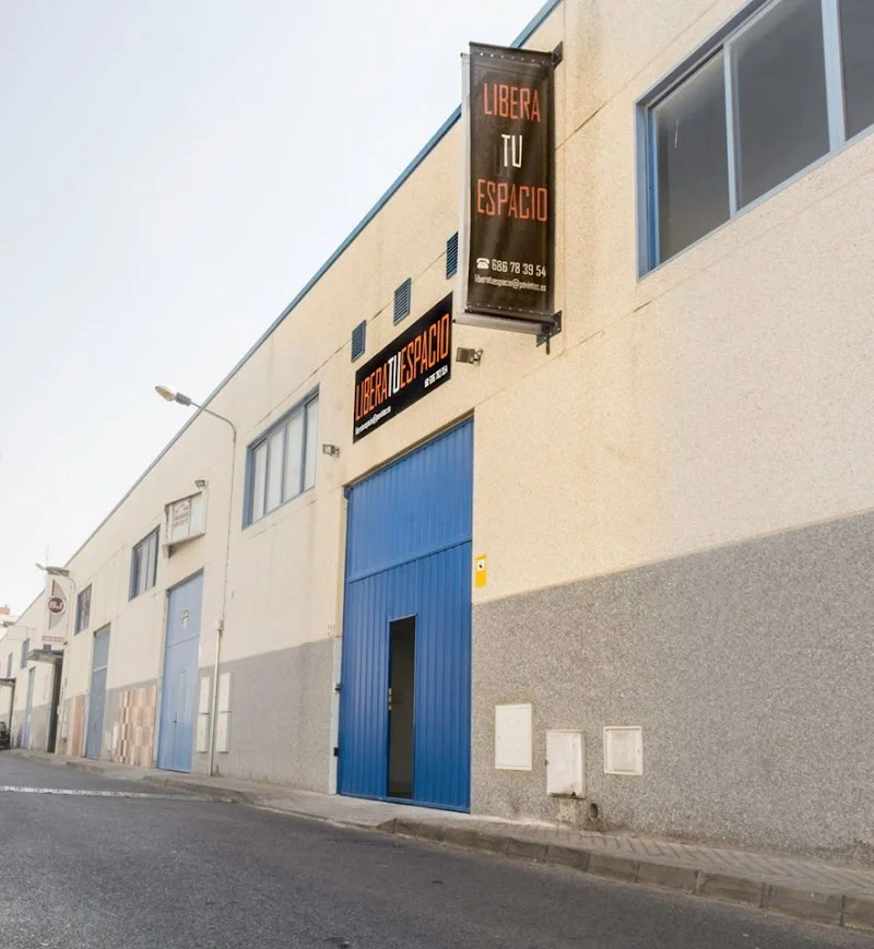 LIBERA tu ESPACIO. Alquiler de Trasteros. Guardamuebles. en C. Mastín, 28, 41007 Sevilla, España - Imagen 3
